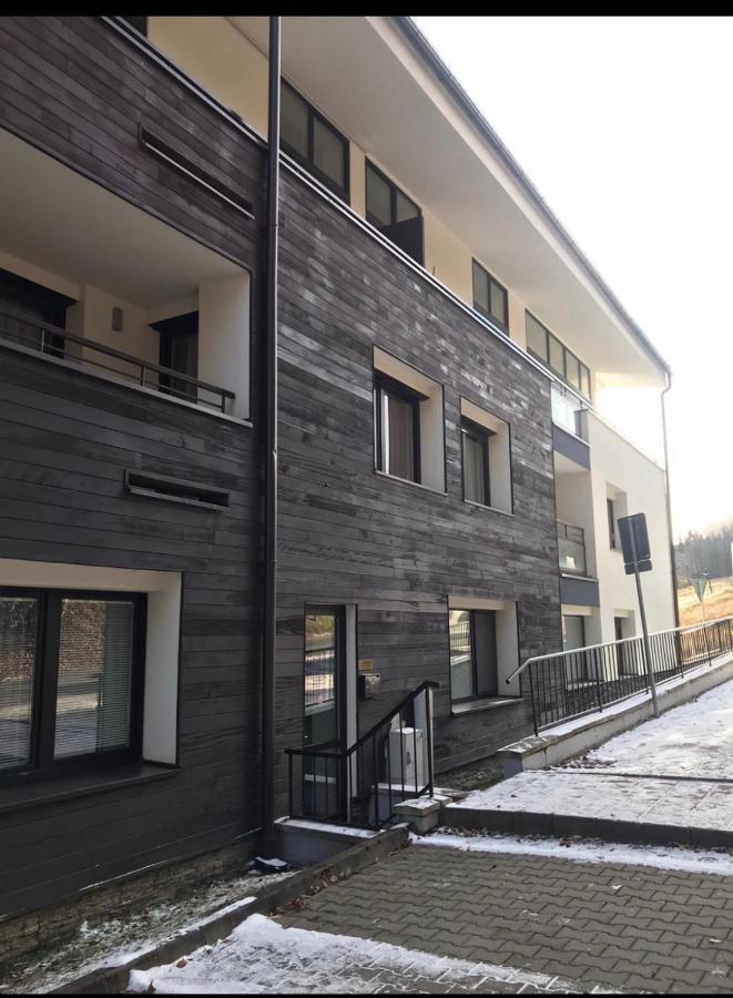 Utulny Apartman Triangel 50M Od Lyziarskeho Vleku Zahradky Donovaly Exterior foto